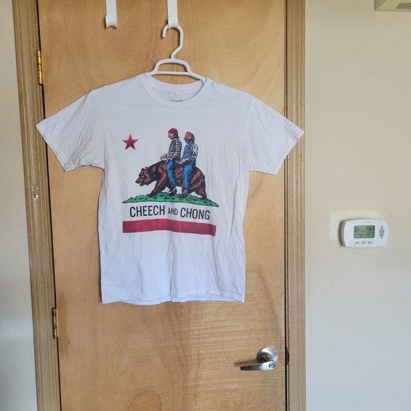 💜Cheech & Chong S/P T-shirt White Riding A Bear California Parody - Picture 6 of 7
